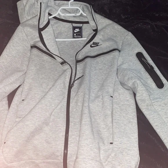 Nike tech jacket - Picture 4 of 4